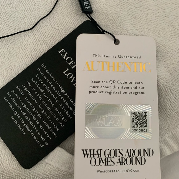 Vintage Louis Vuitton crossbody Purse. Has all the original parts. Gentle used . - Picture 10 of 10